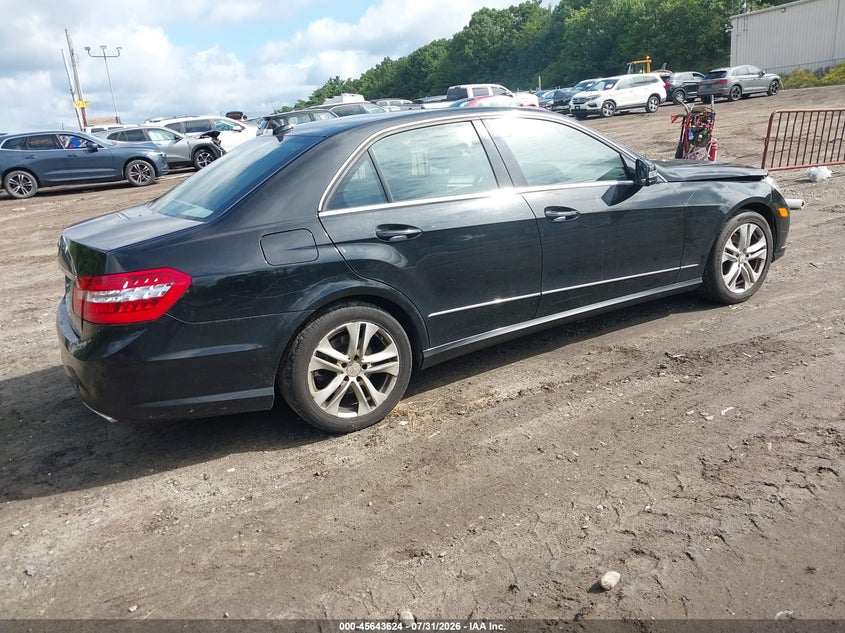 2011 Mercedes-benz E-class VIN WDDHF8HB6BA455069 IAAI salvage auction — FRONT END, Reconstructed (Massachusetts), sold $525 on 2026-08-11 (photo 4)