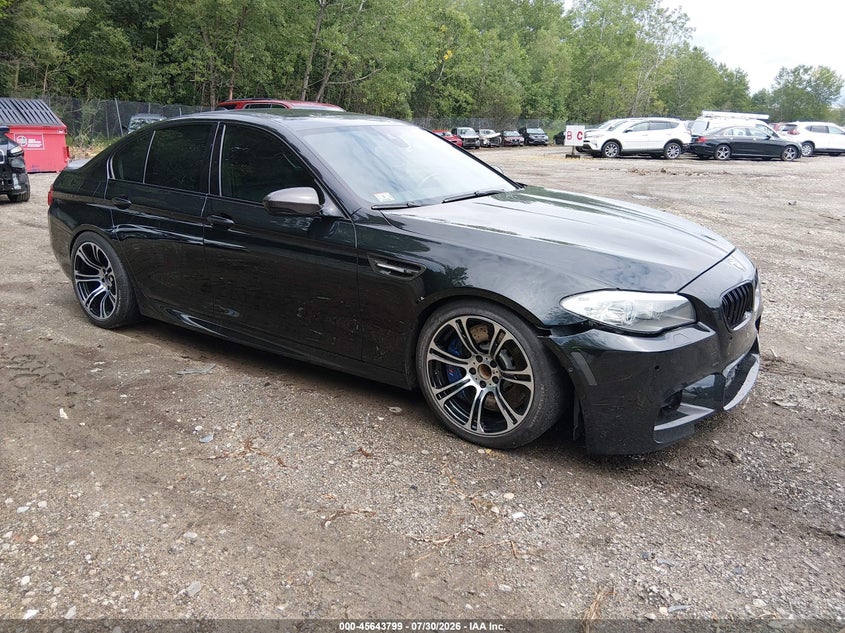 2013 BMW M5 VIN WBSFV9C53DC773274 — IAAI salvage auction photo