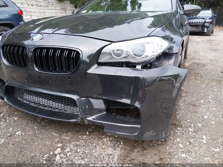 2013 BMW M5 VIN WBSFV9C53DC773274 IAAI salvage auction — FRONT END, Salvage Title, sold $11,800 on 2026-08-26 (photo 6)