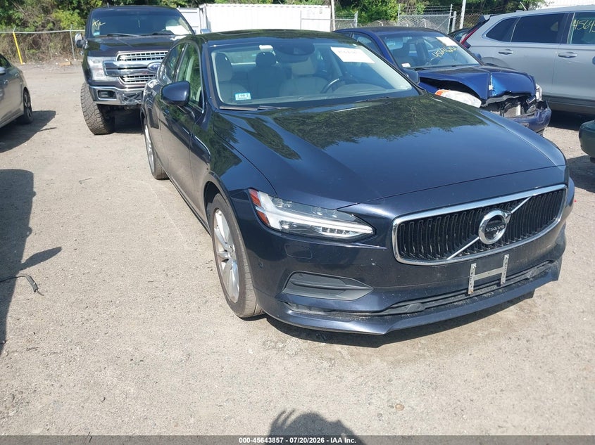 2017 Volvo S90 VIN YV1A22MK4H1005210 IAAI salvage auction — NORMAL WEAR, Clear (Massachusetts), sold $1,750 on 2026-07-28 (photo 1)