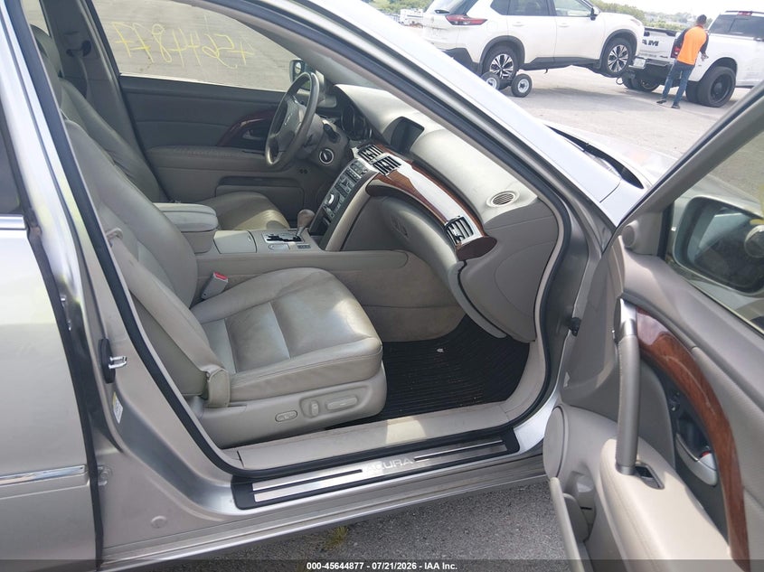 2008 Acura Rl VIN JH4KB16668C002090 IAAI salvage auction — NORMAL WEAR, Clear (Missouri), sold $325 on 2026-07-30 (photo 5)