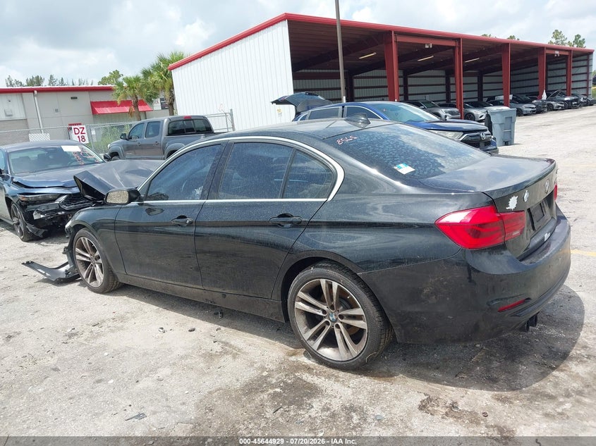 2017 BMW 3er VIN WBA8B9G58HNU48565 IAAI salvage auction — FRONT END, Wait Title, sold $1,000 on 2026-08-24 (photo 3)