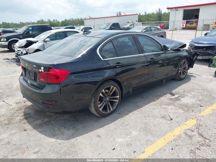 2017 BMW 3er VIN WBA8B9G58HNU48565 IAAI salvage auction — FRONT END, Wait Title, sold $1,000 on 2026-08-24 (photo 4)