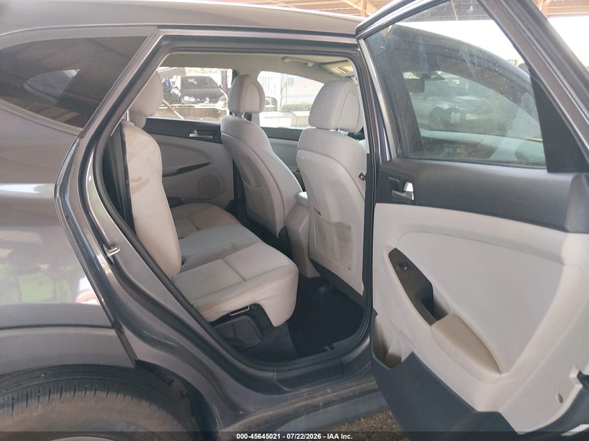 2018 Hyundai Tucson VIN KM8J2CA40JU824295 IAAI salvage auction — REAR END, Salvage (Arizona), sold $2,700 on 2026-07-27 (photo 8)