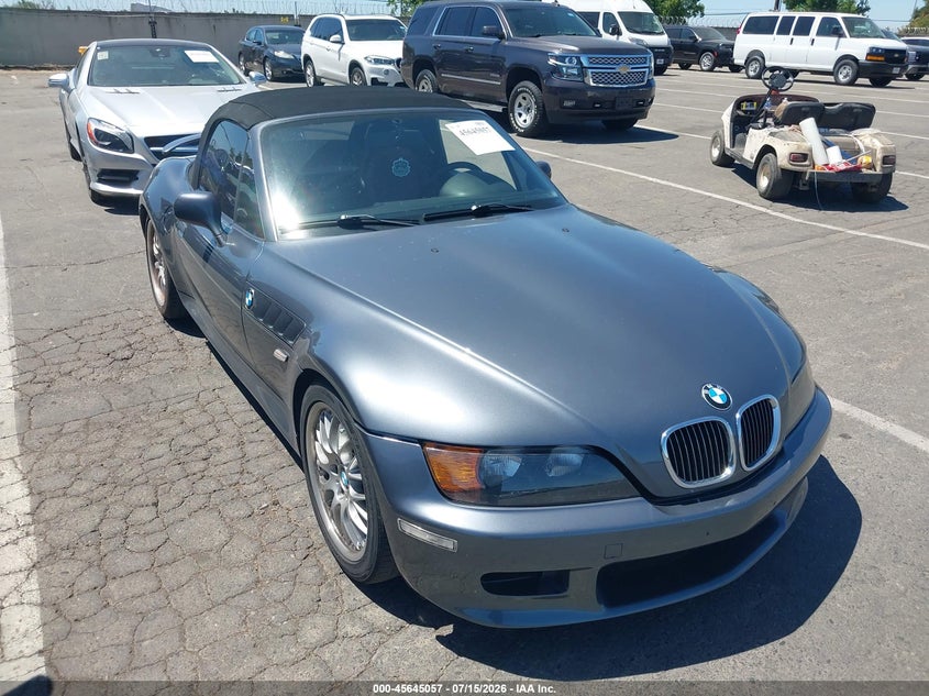 2000 BMW Z3 VIN WBACH3348YLF71963 IAAI salvage auction — FRONT END, Salvage Title - Dealer (California), sold $2,900 on 2026-08-05 (photo 1)