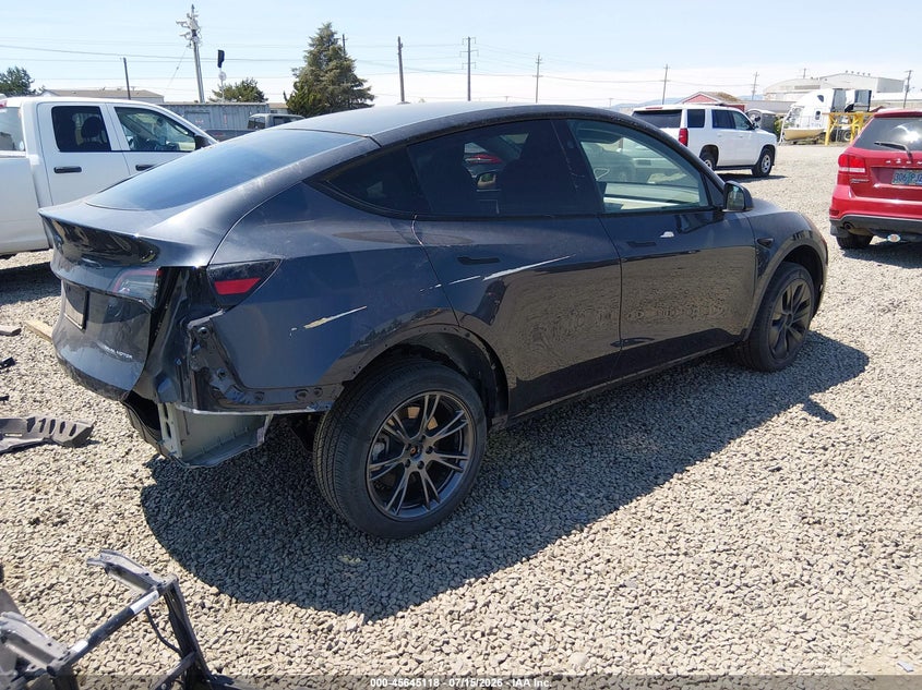 2024 Tesla Model y VIN 7SAYGDEE8RF194384 IAAI salvage auction — NORMAL WEAR, Peddle Clear Public-Restricted (Oregon), sold $8,900 on 2026-07-20 (photo 4)