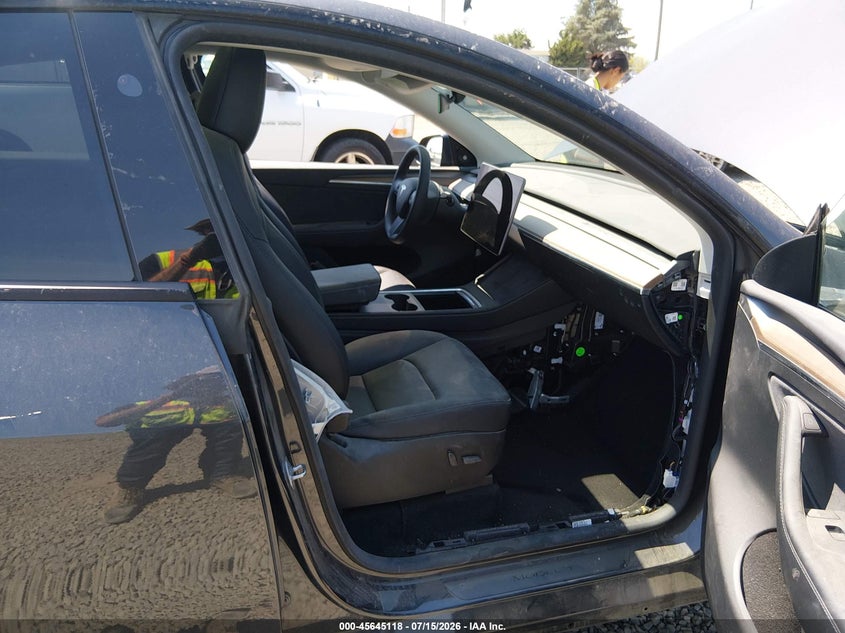 2024 Tesla Model y VIN 7SAYGDEE8RF194384 IAAI salvage auction — NORMAL WEAR, Peddle Clear Public-Restricted (Oregon), sold $8,900 on 2026-07-20 (photo 5)