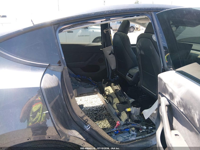 2024 Tesla Model y VIN 7SAYGDEE8RF194384 IAAI salvage auction — NORMAL WEAR, Peddle Clear Public-Restricted (Oregon), sold $8,900 on 2026-07-20 (photo 8)