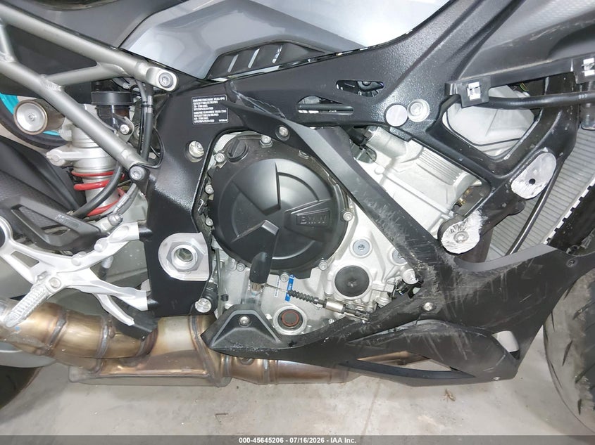 2026 BMW S 1000 VIN WB10P2304T6M58853 IAAI salvage auction — REAR END, Wait Title, sold $10,100 on 2026-08-21 (photo 8)