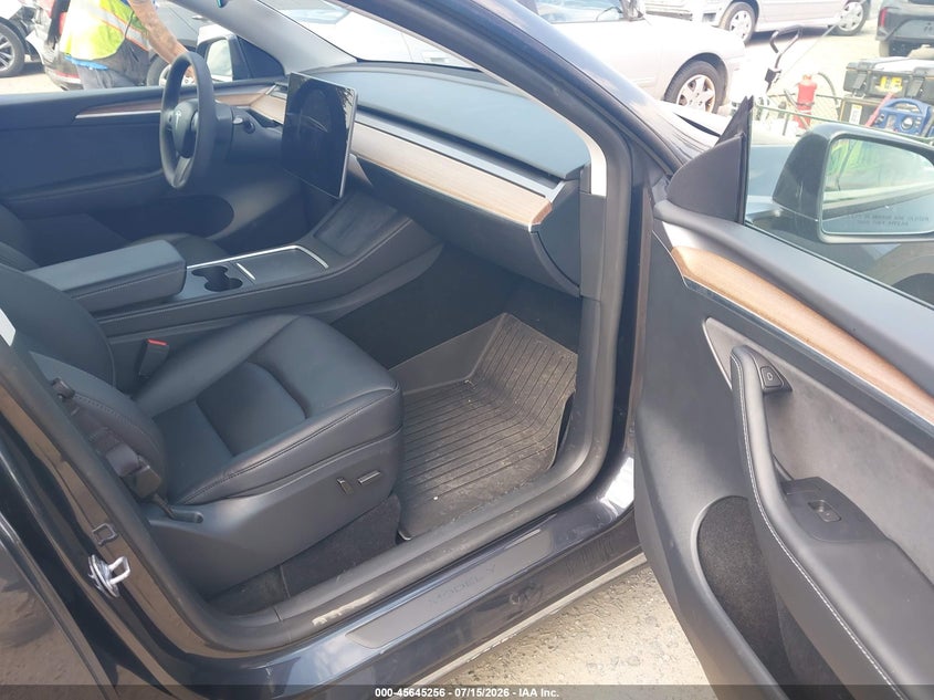 2024 Tesla Model y VIN 7SAYGAEE2RF064132 IAAI salvage auction — LEFT REAR, Bill Of Sale (Washington), sold $16,700 on 2026-07-30 (photo 5)