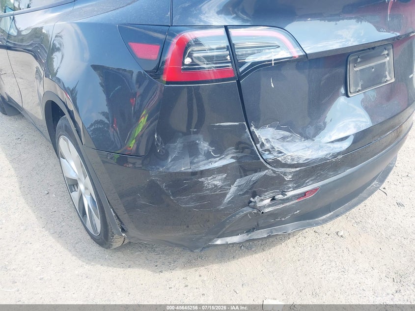2024 Tesla Model y VIN 7SAYGAEE2RF064132 IAAI salvage auction — LEFT REAR, Bill Of Sale (Washington), sold $16,700 on 2026-07-30 (photo 6)