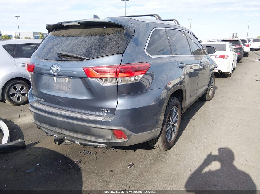 2019 Toyota Highlander VIN 5TDKZRFH9KS347259 IAAI salvage auction — RIGHT FRONT, Salvage Certificate (California), sold $8,250 on 2026-07-31 (photo 4)