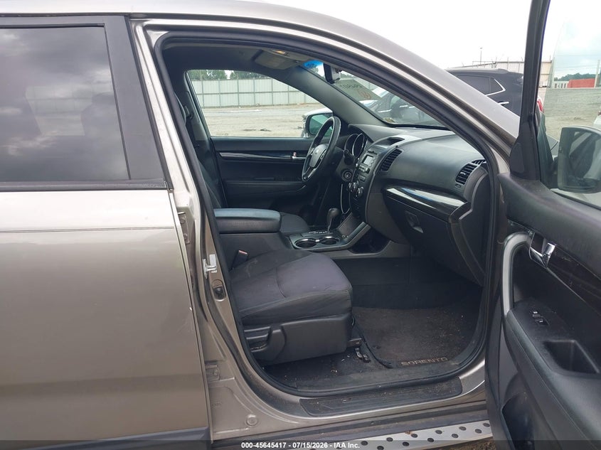 2011 Kia Sorento VIN 5XYKT4A25BG185201 IAAI salvage auction — NORMAL WEAR, Clear (Georgia), sold $675 on 2026-07-23 (photo 5)