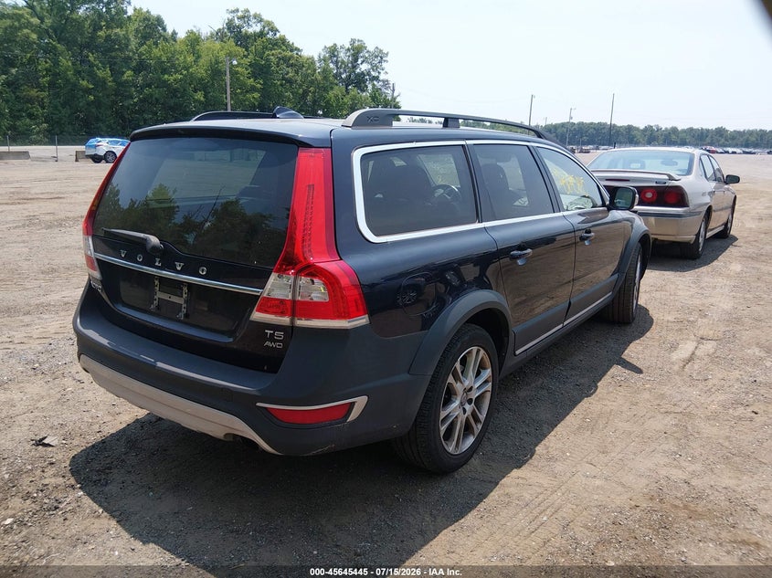 2016 Volvo Xc70 VIN YV4612NK7G1254450 IAAI salvage auction — NORMAL WEAR, Clear (Maryland), sold $3,900 on 2026-07-29 (photo 4)