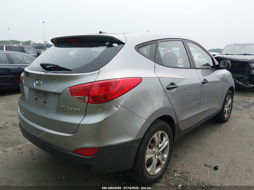 2011 Hyundai Tucson VIN KM8JT3AB0BU193108 IAAI salvage auction — NORMAL WEAR, Clear (New Jersey), sold $675 on 2026-07-24 (photo 4)