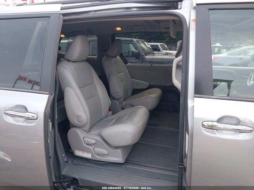 2017 Toyota Sienna VIN 5TDDZ3DC0HS165780 IAAI salvage auction — FRONT END, Salvage - Greater Than 75% (Maryland), sold $4,050 on 2026-08-02 (photo 8)