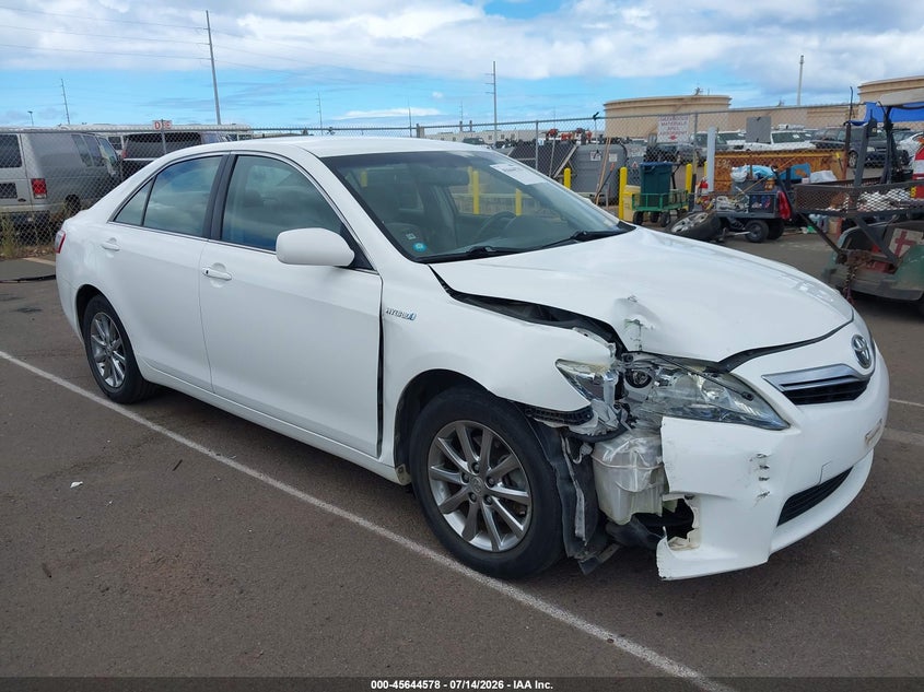 2010 Toyota Camry hybrid VIN JTNBB3EK8A3053541 IAAI salvage auction — NORMAL WEAR, Clear (Hawaii), sold $525 on 2026-07-28 (photo 1)