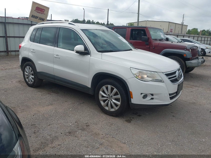 2011 Volkswagen Tiguan VIN WVGAV7AX5BW536402 IAAI salvage auction — NORMAL WEAR, Original (Texas), sold $175 on 2026-08-05 (photo 1)