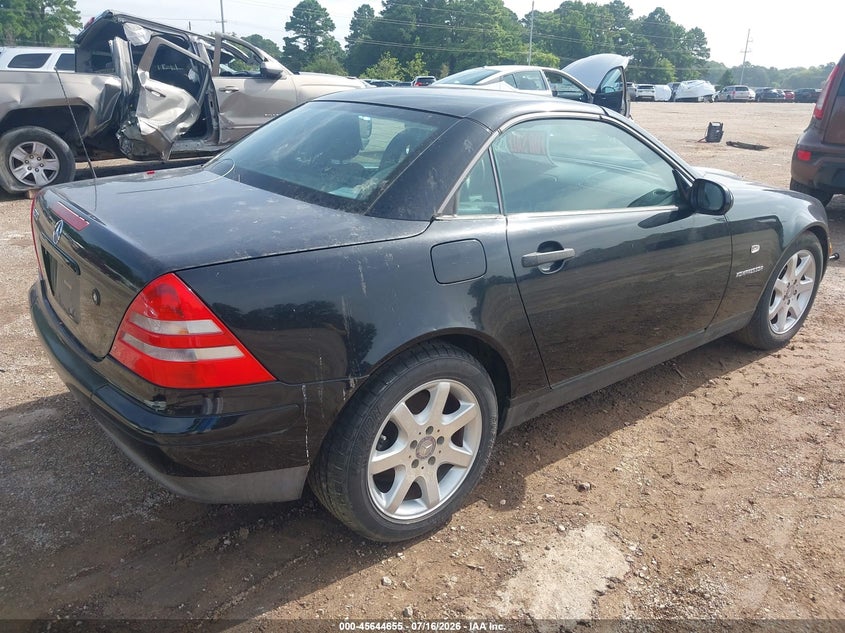 1999 Mercedes-benz Slk-class VIN WDBKK47F5XF111623 IAAI salvage auction — NORMAL WEAR, Original (Texas), sold $325 on 2026-07-30 (photo 4)