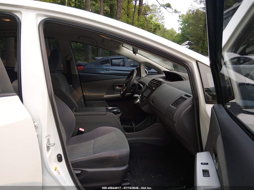 2012 Toyota Prius v VIN JTDZN3EUXC3025139 IAAI salvage auction — NORMAL WEAR, Clear (Virginia), sold $1,150 on 2026-07-21 (photo 5)
