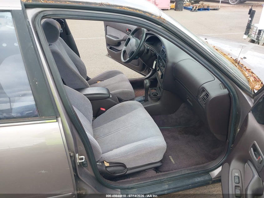1994 Toyota Camry VIN JT2GK12E6R0027412 IAAI salvage auction — NORMAL WEAR, Clear (Hawaii), sold $125 on 2026-07-28 (photo 5)