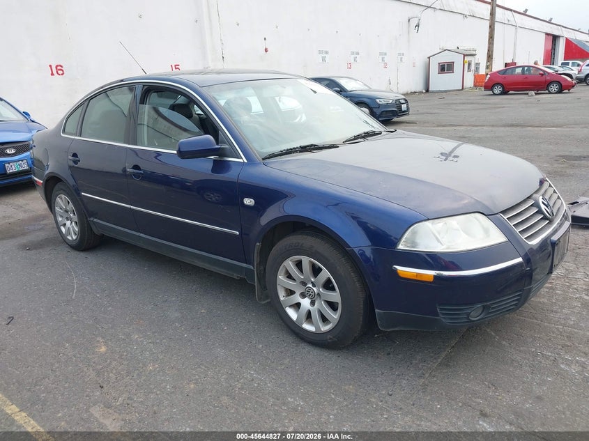 2001 Volkswagen Passat VIN WVWPD63B91P140947 IAAI salvage auction — FRONT & REAR, Clear-Dealer Only (Oregon), sold $125 on 2026-07-30 (photo 1)