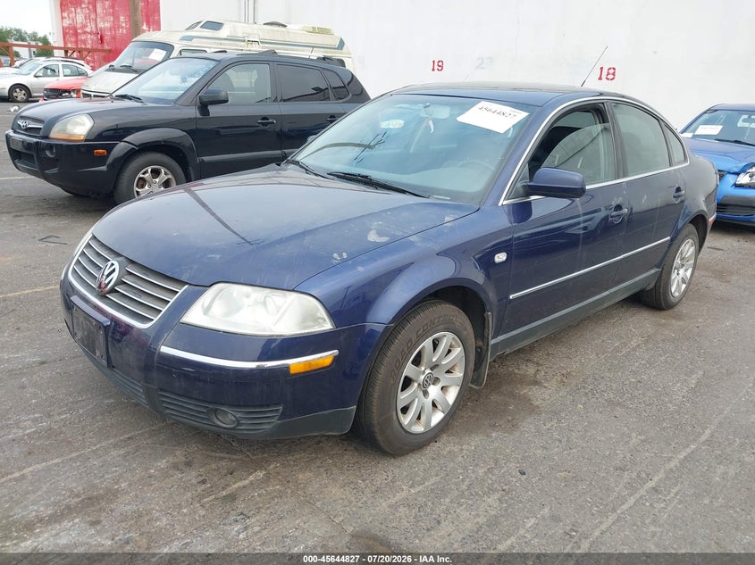 2001 Volkswagen Passat VIN WVWPD63B91P140947 IAAI salvage auction — FRONT & REAR, Clear-Dealer Only (Oregon), sold $125 on 2026-07-30 (photo 2)