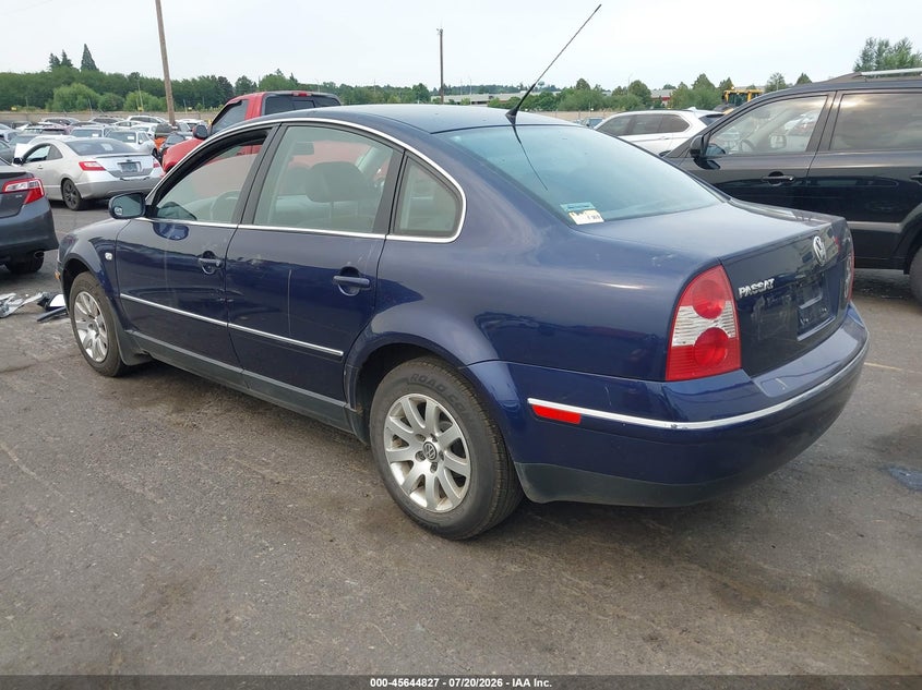 2001 Volkswagen Passat VIN WVWPD63B91P140947 IAAI salvage auction — FRONT & REAR, Clear-Dealer Only (Oregon), sold $125 on 2026-07-30 (photo 3)
