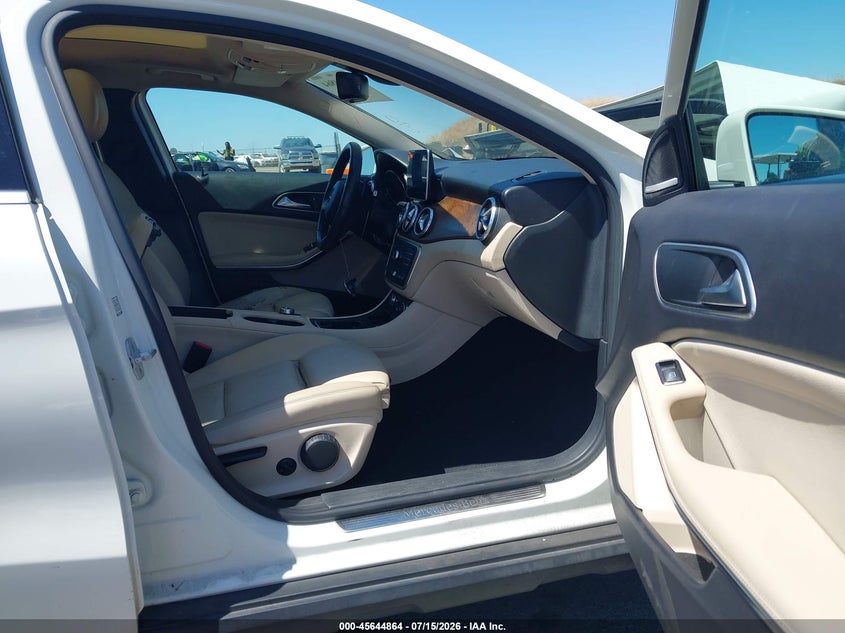 2016 Mercedes-benz Gla-klasse VIN WDCTG4GB3GJ232775 IAAI salvage auction — FRONT END, Salvage (California), sold $2,250 on 2026-08-19 (photo 5)