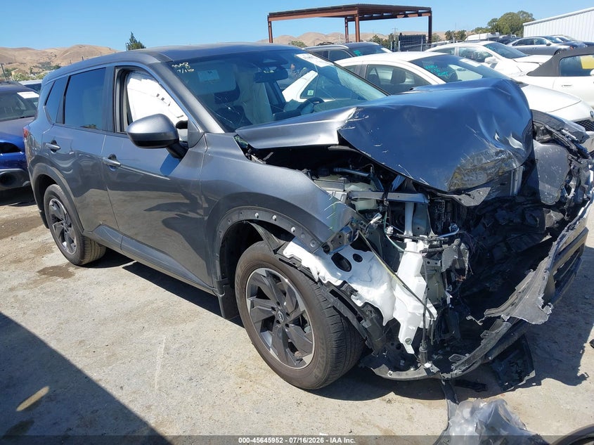 2025 Nissan Rogue VIN JN8BT3BAXSW005668 IAAI salvage auction — FRONT & REAR, Salvage (California), sold $2,250 on 2026-07-30 (photo 1)