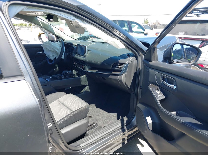 2025 Nissan Rogue VIN JN8BT3BAXSW005668 IAAI salvage auction — FRONT & REAR, Salvage (California), sold $2,250 on 2026-07-30 (photo 5)