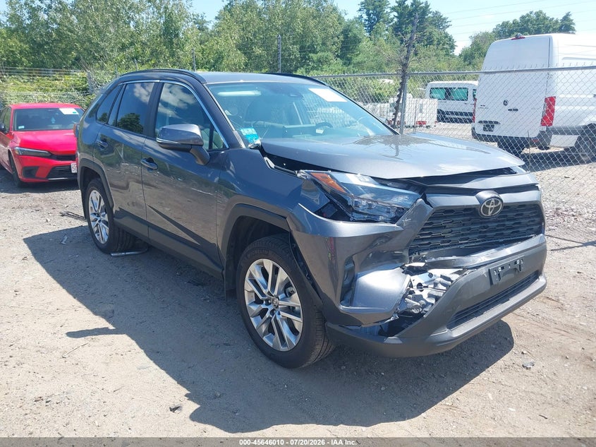 2025 Toyota Rav 4 VIN 2T3A1RFV0SW569549 — IAAI salvage auction photo