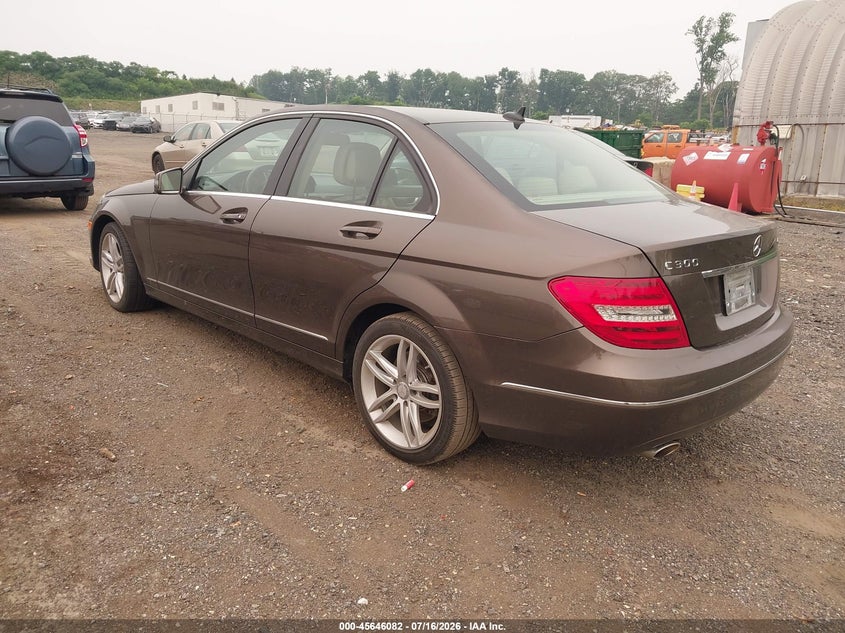2013 Mercedes-benz C-klasse VIN WDDGF8ABXDR271506 IAAI salvage auction — RIGHT FRONT, Salvage (Idaho), sold $1,100 on 2026-08-12 (photo 3)
