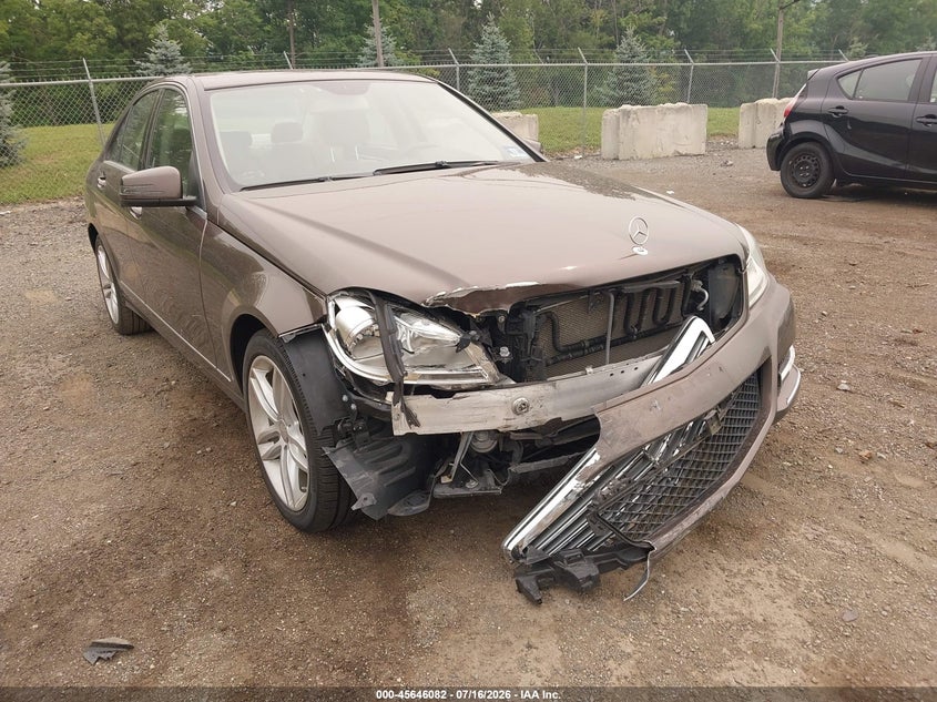 2013 Mercedes-benz C-klasse VIN WDDGF8ABXDR271506 IAAI salvage auction — RIGHT FRONT, Salvage (Idaho), sold $1,100 on 2026-08-12 (photo 6)