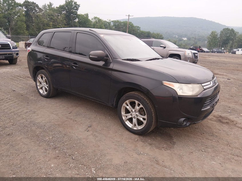 2014 Mitsubishi Outlander VIN JA4AD3A35EZ012239 IAAI salvage auction — NORMAL WEAR, Clear (New Jersey), sold $25 on 2026-07-30 (photo 1)