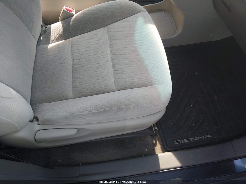 2015 Toyota Sienna VIN 5TDJK3DCXFS126022 IAAI salvage auction — NORMAL WEAR, Clear (Delaware), sold $5,425 on 2026-07-20 (photo 5)