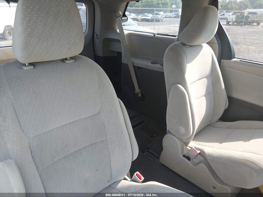 2015 Toyota Sienna VIN 5TDJK3DCXFS126022 IAAI salvage auction — NORMAL WEAR, Clear (Delaware), sold $5,425 on 2026-07-20 (photo 8)