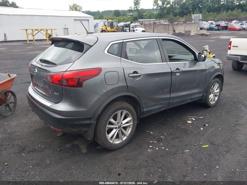2019 Nissan Rogue sport VIN JN1BJ1CR1KW623944 IAAI salvage auction — NORMAL WEAR, Clear (Pennsylvania), sold $500 on 2026-07-28 (photo 4)