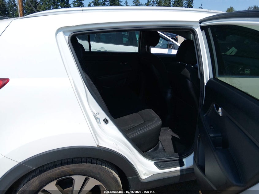 2011 Kia Sportage VIN KNDPCCA21B7071323 IAAI salvage auction — NORMAL WEAR, Clear (Washington), sold $1,800 on 2026-07-22 (photo 8)