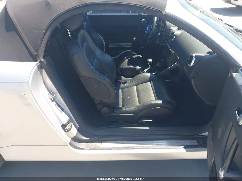 2001 Audi Tt VIN TRUTX28N011016513 IAAI salvage auction — NORMAL WEAR, Salvage Title - Dealer (California), sold $25 on 2026-07-29 (photo 5)