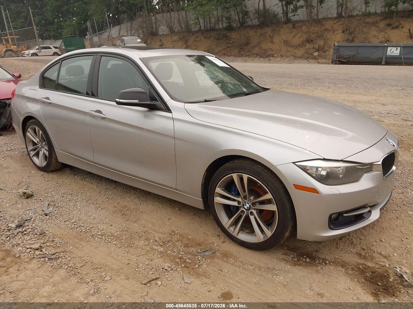 2015 BMW 3er VIN WBA3B3G52FNR87610 IAAI salvage auction — NORMAL WEAR, Salvage Title, sold $325 on 2026-07-28 (photo 1)
