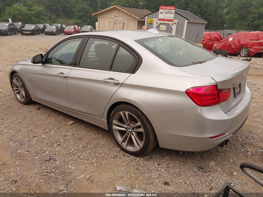 2015 BMW 3er VIN WBA3B3G52FNR87610 IAAI salvage auction — NORMAL WEAR, Salvage Title, sold $325 on 2026-07-28 (photo 3)