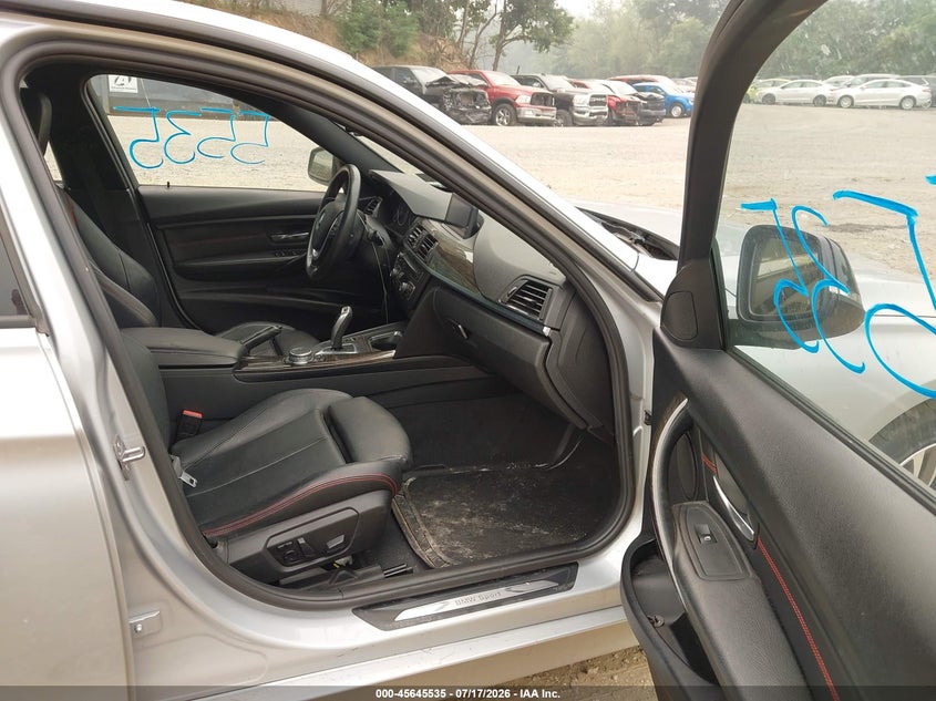 2015 BMW 3er VIN WBA3B3G52FNR87610 IAAI salvage auction — NORMAL WEAR, Salvage Title, sold $325 on 2026-07-28 (photo 5)