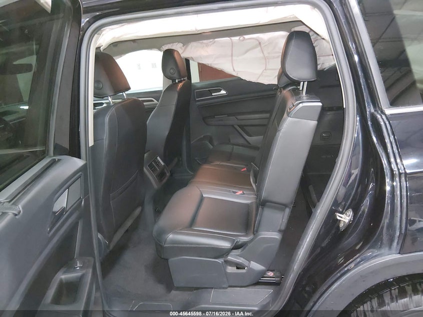 2018 Volkswagen Atlas VIN 1V2RR2CA0JC530593 IAAI salvage auction — RIGHT REAR, Salvage Title, sold $3,850 on 2026-08-07 (photo 8)