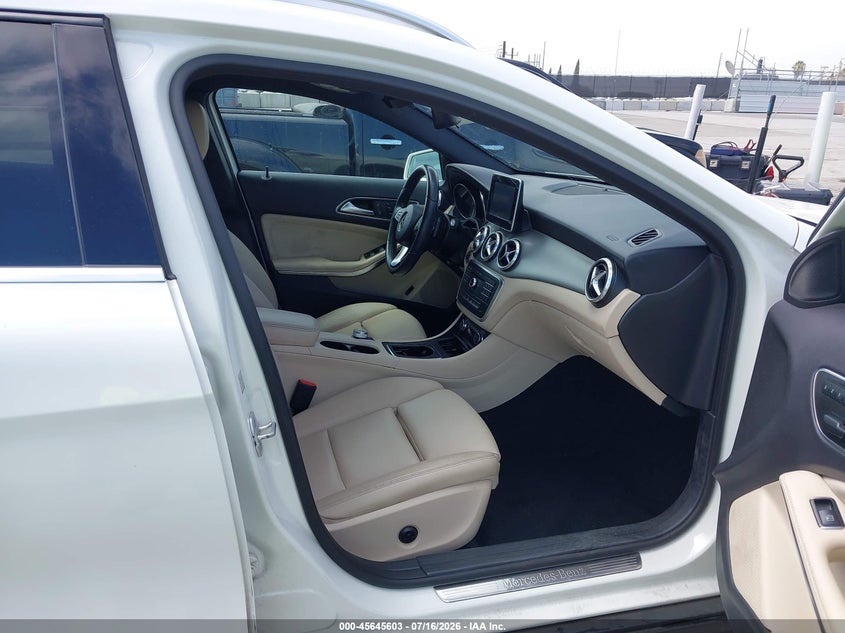 2017 Mercedes-benz Gla-class VIN WDCTG4EB9HJ343495 IAAI salvage auction — NORMAL WEAR, Clear - Dealer Only (California), sold $3,250 on 2026-07-29 (photo 5)