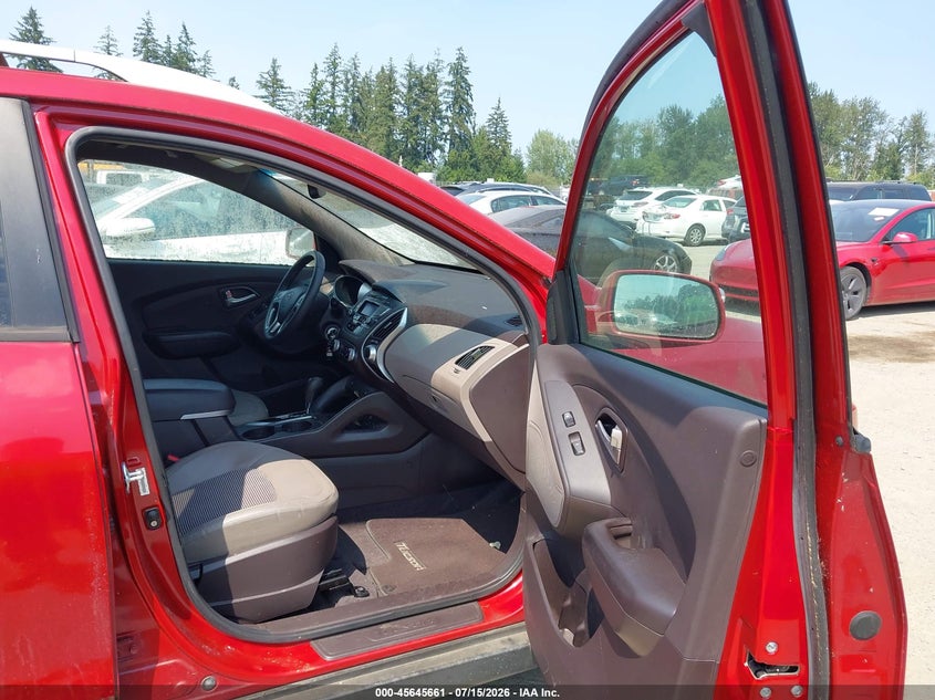 2012 Hyundai Tucson VIN KM8JUCAC6CU543705 IAAI salvage auction — NORMAL WEAR, Clear (Washington), sold $825 on 2026-07-29 (photo 5)