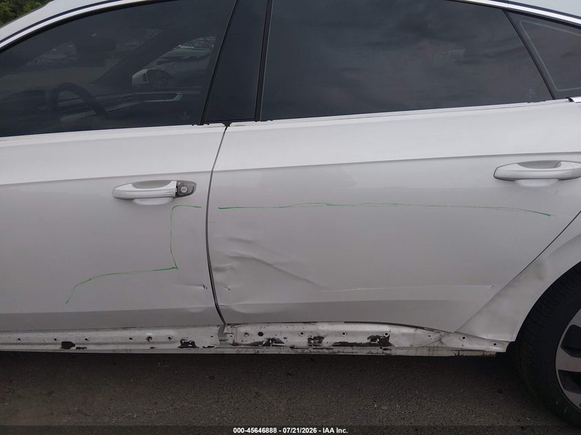2021 Volkswagen Arteon VIN WVWSR7AN7ME010759 IAAI salvage auction — SIDE, Salvage Title, sold $9,700 on 2026-08-10 (photo 6)