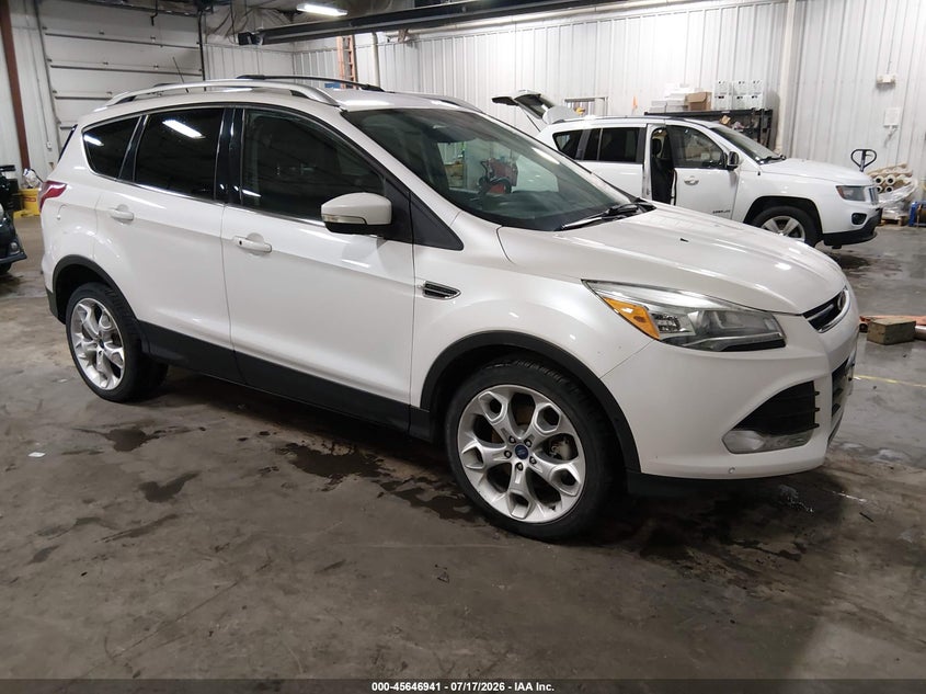 2013 Ford Escape VIN 1FMCU0J92DUD37861 IAAI salvage auction — HAIL, Salvage Title, sold $925 on 2026-08-03 (photo 1)