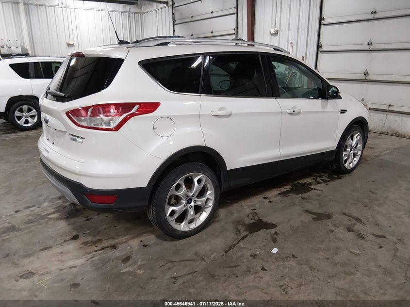 2013 Ford Escape VIN 1FMCU0J92DUD37861 IAAI salvage auction — HAIL, Salvage Title, sold $925 on 2026-08-03 (photo 4)