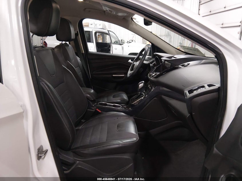 2013 Ford Escape VIN 1FMCU0J92DUD37861 IAAI salvage auction — HAIL, Salvage Title, sold $925 on 2026-08-03 (photo 5)